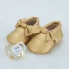 طيبة Miyocar في الهواء الطلق أي اسم Gold Pink Bling Pacifier و Baby Shoes Walker First Style Style فريد تصميم PSH3
