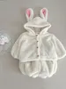 7858 Babykläder Set Plush Rabbit Suit Autumn Winter Korean Söt varma babyflickor Suit Rabbit Coatshort Tvådel Set 240226