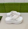 Verão elegante marca mulheres sandálias sapatos mulheres plataforma slide apartamentos senhora flip flops acolchoado sola de borracha de náilon meados de salto andando deslizamento no chinelo