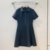 Robe pour femmes marques de mode européennes mini robe noire à manches courtes et col à revers