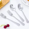 Set di stoviglie 2 pezzi Stoviglie da campeggio incrociate Forchetta dolce incisa Utensili da mangiare glassati Forchette in acciaio inossidabile Alimentazione del ristorante