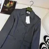 Abiti da donna Blazer Designer Inizio primavera Nuovo Casual Semplice Versatile Decorazione logo Cappotto doppiopetto in twill con colletto ribaltabile 60ET