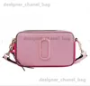 Axelväskor designer crossbody väskor snapshot axel väska läder handväska kvinnor lyxig textur bred rem m mode j messenger kamera väska röd handväska m1021 t240301