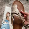 Шлепанцы на плоской подошве, однотонные летние удобные новые женские пляжные туфли, модные сандалии-тапочки, большой размер 43H2431
