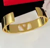 Populaire Designer Vergulde Bangle Klassieke Brief Armbanden voor Mannen Vrouwen Polsbandje Manchet Armband Liefhebbers Gift Bruiloft Sieraden