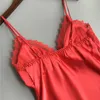 Designer Sexy Lingerie Femmes Satin Soie Pyjama D'été Spaghetti Strap Vêtements De Nuit Dentelle Pijama Pyjamas Femmes Accueil Cothes Bathrobe319c designerL3Y1