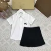 ファッションキッズドレスセット刺繍されたロゴチャイルドトラックスーツベビーガールズ服サイズ100-160白い半袖シャツとスカート24feb20