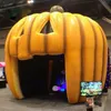 Großhandel, 3 m, spezielles Design, Halloween-Dekoration, aufblasbare Kürbiskuppel, halber Iglu-Stand, Festival-Party-Abdeckung mit Gebläse