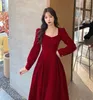 Casual Dresses French Vintage Autumn Winter Solid Midi Vestdios Quality Square Collar Velvet Black Party Dress Warm Christmas Red Lady