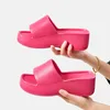 Femmes mode pantoufles 6 cm talon compensé extérieur intérieur diapositives Eva doux tongs semelle épaisse sandales antidérapantes pour les filles 240228