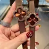 Kadınlar VCA VCA Vans Clef Watch Girl Vankes Dört Yaprak Çim Kabuk Yüz Kuvars Kadınlar Canlı Akış Satışları Bilek Saati Gönderebilir