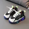 Childrens LED Sneakers Boys Fashion Lighted Buty Dziewczęta Niezlepie Luminous Footear Soft Bottom Kids Sport Casual 240223