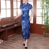 Etniska klädkvinnor Cheongsam klänning stand-up krage elegant faux satin lång kinesisk stil stativ kort ärm qipao blomma
