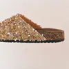 Pailletten gepersonaliseerde mueller trend diamant slippers casual straatstijl huis platte enkele schoenen mujer elegante sandalia's f b b b