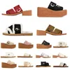 Mode kvinnor chloa woody platt mules tofflor designer kvinna berömd woody kil espadrilles chleo sandal lyx kvinnor fuzzy pälsmulskor loafers storlek 35-42