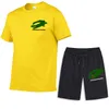 夏の新しいメンズTシャツショーツセットメンズフィットネスとスポーツセットカジュアルでファッショナブルな短袖Tシャツセット