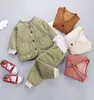 2010年の女の赤ちゃんの厚い温かいセーターセット幼児服セット子供服セット子供秋冬のパーカー