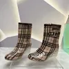 Nowy gumowy buty buty okrągłe palce deszczowe deszczowe buty designerskie męskie botki śnieżne letnie zimowe buty na zewnątrz swobodne wędrówki Buty platforma kostki 5,5 cm