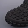 Designer tofflor män kvinnor försvarare clog svart gummi sneaker däck sandaler casual chunky plattform skor tjock sole mens lyxmärken mode tränare 38-45
