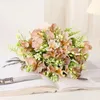 シミュレートされた花シルク布プラスチック偽のリビングルーム装飾結婚式部品デスクトップ花瓶のアレンジローズリリーブーケ240301