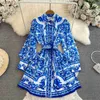 Grundläggande casual klänningar Basic Casual Dresses Autumn Vintage Christmas Dress Runway Stand Collar Long Lantern Sleeve Blue and White Porcelain Short Vestidos 240302