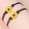 Bracelets de charme 2pcs / set bracelet tournesol marguerite alliage réglable couple tressé hommes femmes rétro simple bijoux de mode