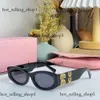 Lunettes de soleil design Miuity Miu Lunettes de soleil Personnalité Miroir Jambe Métal Grande Lettre Design Multicolore Marque Miui Lunettes Factory Outlet Promotionnel Spécial 668