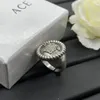 Luxury Designer Ring Classic Head Design Ring Fashion Retro Open End Ring Free Size Justerbar högkvalitativ material Icke-allergisk