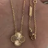 Halsband märke mode av hög kvalitet 18k guld designer halsband diamantklöver halsband med låda lämplig för kvinnors smycken lyx