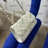 Klassisk mini -klaff lambskin fåfänga väskor övre handtag korsar handtag totes kort telefonhållare handväska guld metall hårdvara matelasse kedja crossbody cosmetic case 18cm