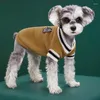 犬のアパレル秋の冬の大学スタイルVネックセーターテディニットベストペット服の子犬温かい布