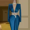 Abiti da ballo arabi vintage blu scuro Dubai sexy scollo a V maniche lunghe donne abiti da sera formali per occasioni speciali con cintura di strass pieghettati in raso abiti da festa CL3347