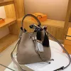 Borsa Borsa a tracolla da donna, materiale PU, manico in bambù, metodo di apertura e chiusura con fibbia magnetica, capacità super grande