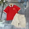 Moda Tracksuits Bebê T-shirt Set Kids Designer Roupas Tamanho 90-150 CM Alegre Criança Vermelha Camisa Polo e Carta Impressa Shorts 24Feb20