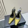 Sandales Talons hauts Chaussures de créateur Talons Robe en cuir Classiques Bout carré Femmes 10,5 cm Talons Noir Doré Or Bas de mariage