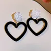 Dangle Earrings Personality White Rose Black Heart Women's French Fashion Sweet Flower Hollow Hanging Earring Jewelry Valentine's Gifts