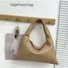 2024 One Designer Sac Femmes Sacs à main Vbottega Lady Automne / Hiver Nouveau Tricoté Cowhide Femmes Sac à main Grande capacité Fourre-tout Épaule Hop Sacs à main 8R6C