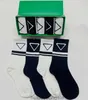 Damen-Designer-Socken, Mode, Kleid, Mädchen, Hip-Hop, kurze Socken, Damen-Design, voller Buchstabe, bedruckt, lange Röhrensocken, Streetwear