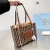 Anagramma di paglia Fold Shopper a5 Tote Borsa da spiaggia Luxurys Designer estate Rafia intrecciata da viaggio Borse da viaggio Borsa da donna a tracolla da uomo Borsa a mano con tracolla a secchiello