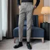 Pantaloni 2023 Abbigliamento di marca Abito stile britannico Abito pantalone uomo Abito scozzese Pantalone da uomo Designer Gentlemen Business Casual Pantaloni da lavoro