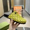 Designer più venduti Zoccoli Pantofole di lusso Scivolo Donne di marca Sandali con piattaforma cava in gomma Infradito con graffi interbloccanti G Belle scarpe da spiaggia soleggiate