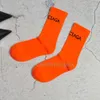 2023 Designer Couleur Lettre Chaussettes Mode Nouveauté Haruku Lettrage Chaussettes Hommes Femmes Coton Skateboard Rue Chaussette Décontractée A1