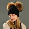 Cappello invernale da donna con doppio pom in pelliccia Cappello invernale da donna in lana rimovibile con pallina lavorata a maglia con 2 pompon di procione di colore naturale 240227