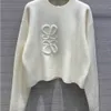 2024 YENİ BAYRAK SEAT Sonbahar Modaya Modaya Gizli Uzun Kollu Üst Üst İnce Slim Pullover Ceket Tasarımcı Kazak Kadın Beyaz İnce Örgü Sweaters 23FW