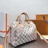 Bolso de diseño caliente Bolso de lujo Bolsas de diseño para hombres Mujeres Mujeres Crossbody Flores viejas Apertura y cierre de lienzo recubierto de cuero de vaca Bolso de hombro