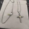 Naszyjniki naszyjnik wisiorek dyant naszyjnik Dy Jewlery Srebrny retro Cross Vintage luksusowe łańcuchy biżuterii