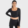 Camicie attive Yoga imbottita Manica lunga Foro per il pollice Crop Top Collo quadrato Maglia da allenamento posteriore Reggiseno integrato Abbigliamento da palestra per le donne