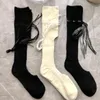 Projektant bawełniany hosiery długie skarpetki pończochy dla kobiet 2022 Wiosna nowa moda lato damskie dziewczęta wielkie hole Ties Streetwear Sock S6681742