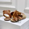 Högkvalitativ kohude läderbitar sandaler Justerbara spännen tofflor Ankel-strap Sandallägenheter Tidlarna Plattform Lyxdesigners Slides Factory Factorwear
