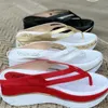 Sandalen Vrouwen Wiggen Slip Slippers Strand Sandalen Schoenen Indoor Outdoor Chunky Sandalen Sandalias Mujeres 2023 Nieuwe T240302